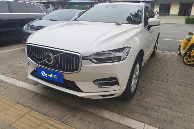 Volvo XC60 2020 года выпуска