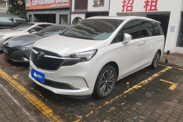 Buick GL8 2021 года выпуска