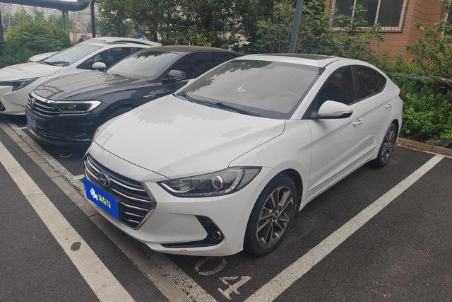 Hyundai Elantra 2016 года выпуска