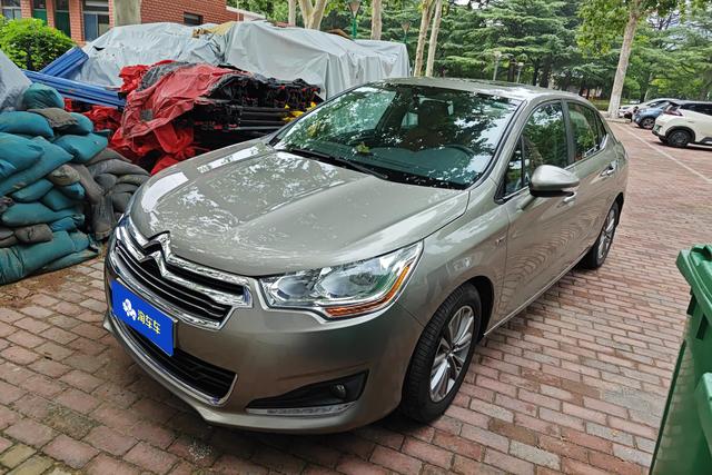 Citroen C4 2015 года выпуска