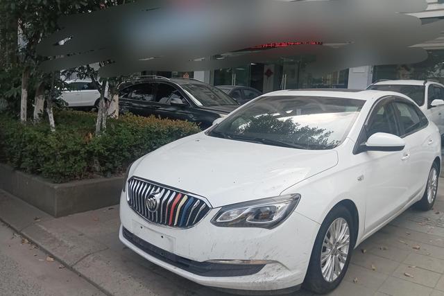 Buick Excelle 2015 года выпуска