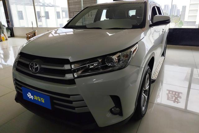 Toyota Kluger 2018 года выпуска