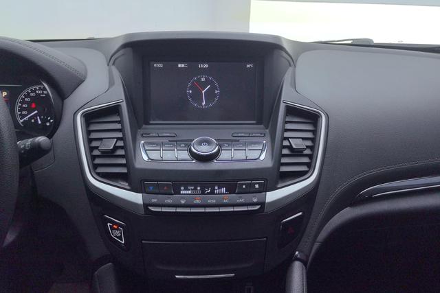 Dongfeng Fengshen Fengshen AX7 2019 — фото 12
