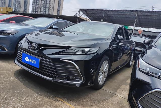 Toyota Camry 2021 года выпуска