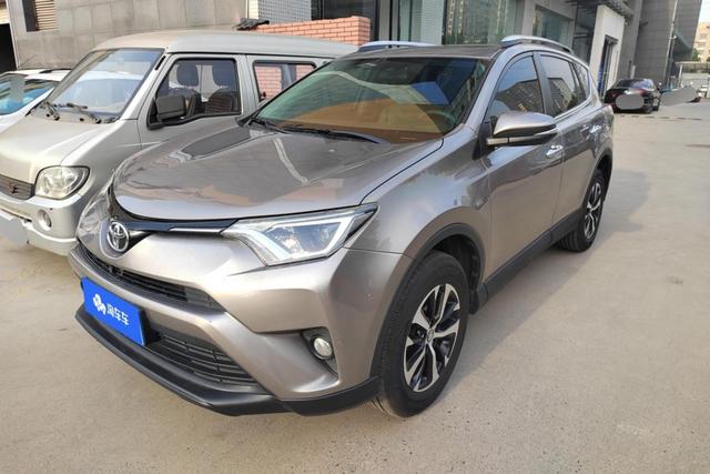 Toyota RAV 4 2016 года выпуска