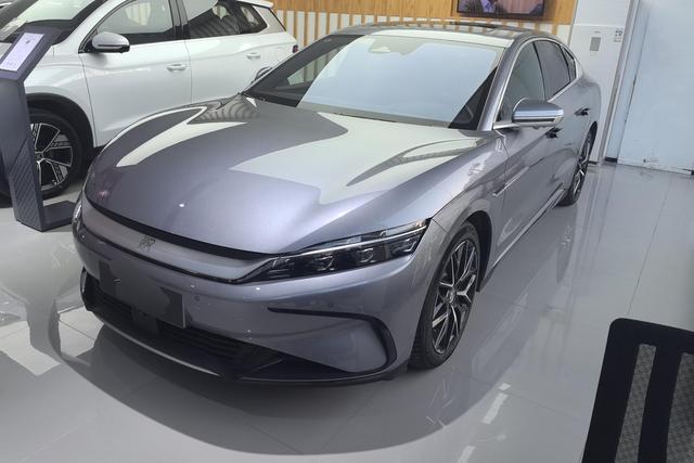 BYD Han 2022 года выпуска
