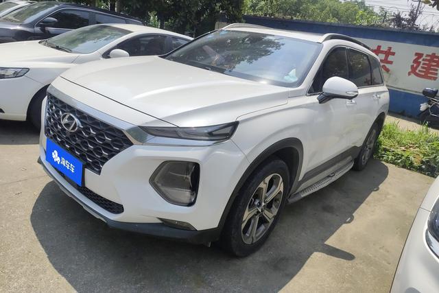 Hyundai Santa Fe 2019 года выпуска