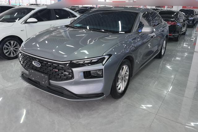Ford Mondeo 2023 года выпуска