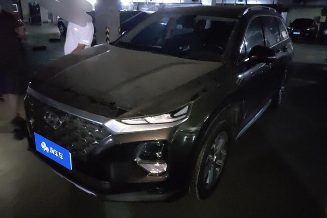 Hyundai Santa Fe 2019 года выпуска