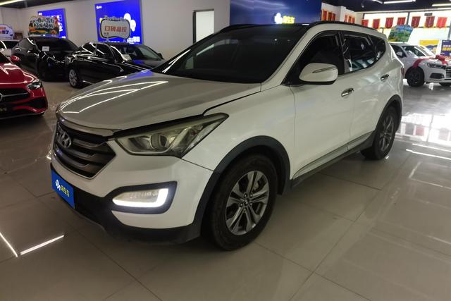 Hyundai Santa Fe 2013 года выпуска
