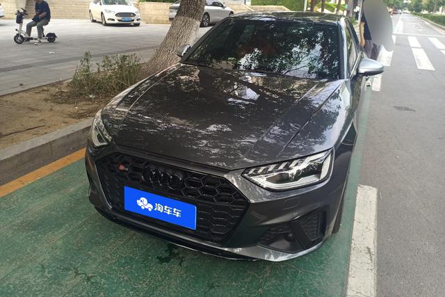 Audi S4 2021 года выпуска
