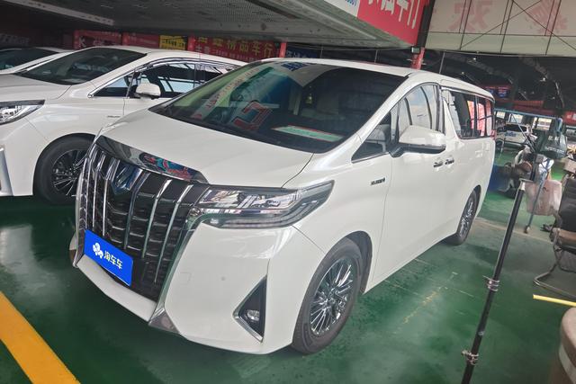 Toyota Alphard 2020 года выпуска