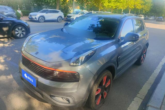 Lynk & Co 01 2019 года выпуска
