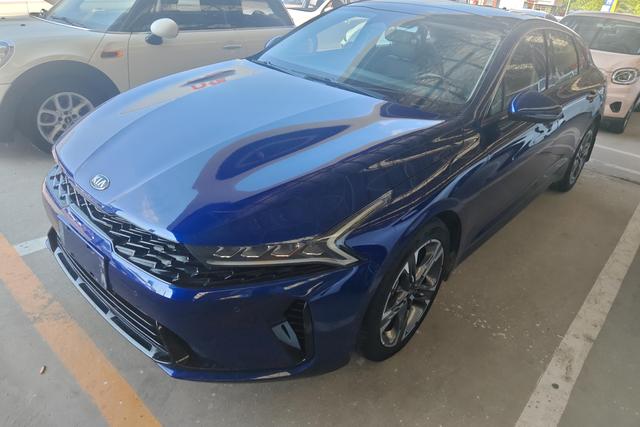 Kia K5 2020 года выпуска