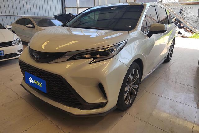 Toyota Granvia 2022 года выпуска
