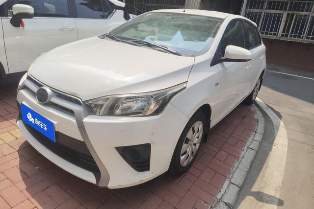 Toyota Yaris 2015 года выпуска