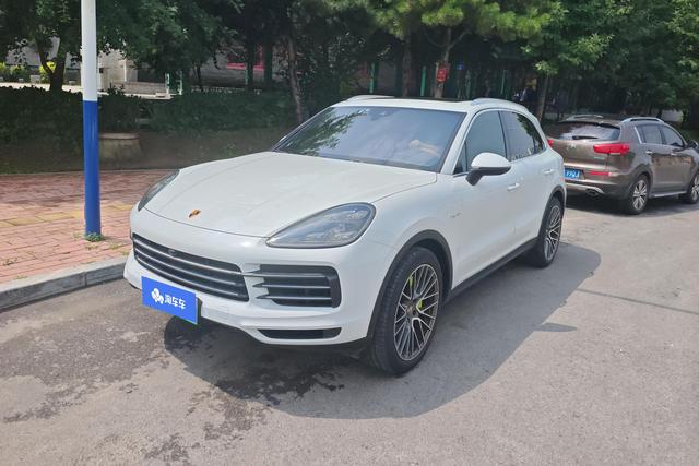 Porsche Cayenne Coupe 2022 года выпуска
