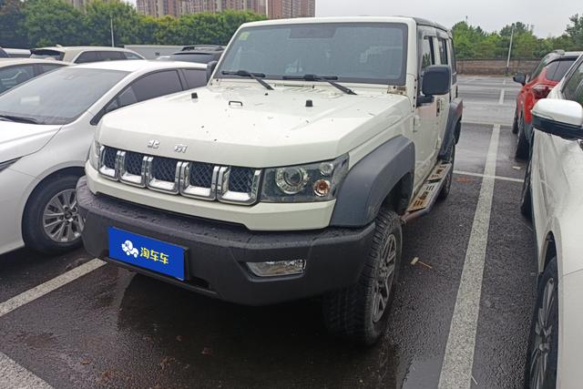 BAIC Beijing BJ40 2016 года выпуска