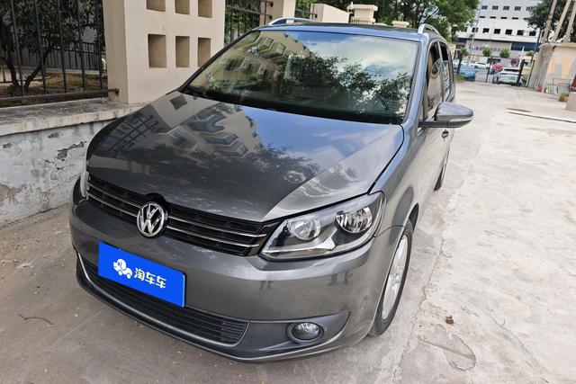 Volkswagen Touran 2011 года выпуска