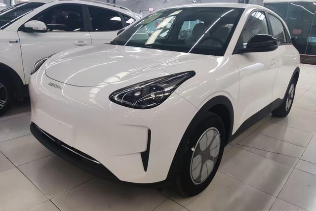 Geely Xingyuan 2025 года выпуска
