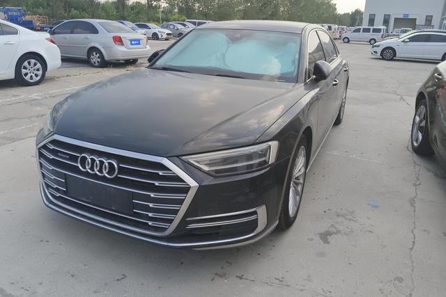 Audi A8 2019 года выпуска