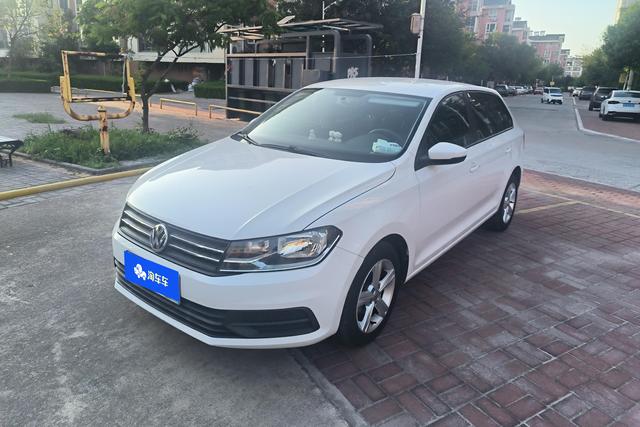 Volkswagen Santana 2015 года выпуска