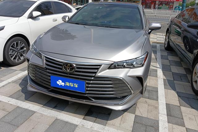 Toyota Avalon 2019 года выпуска