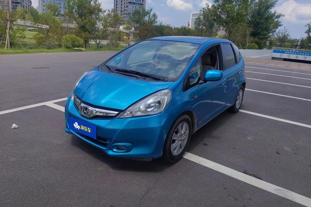 Honda Fit 2011 года выпуска