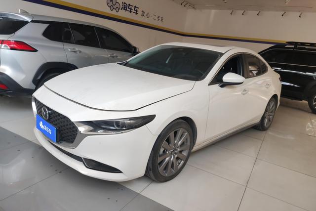 Mazda 3 2022 года выпуска