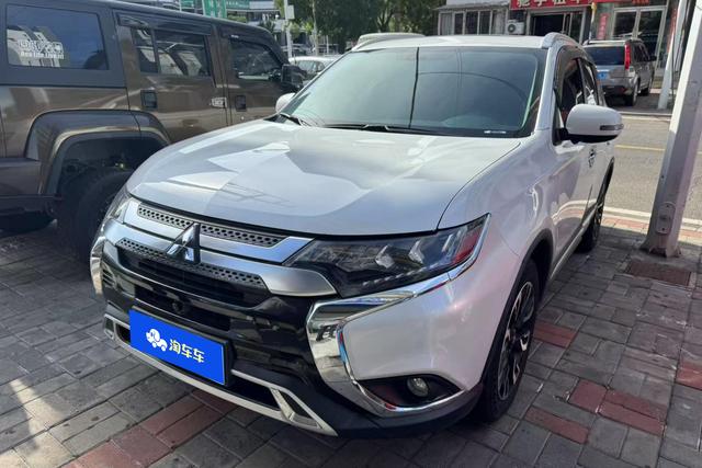 Mitsubishi Outlander 2020 года выпуска