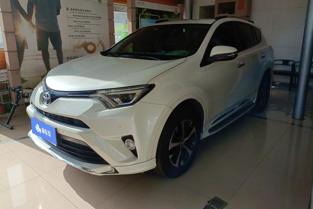 Toyota RAV 4 2016 года выпуска