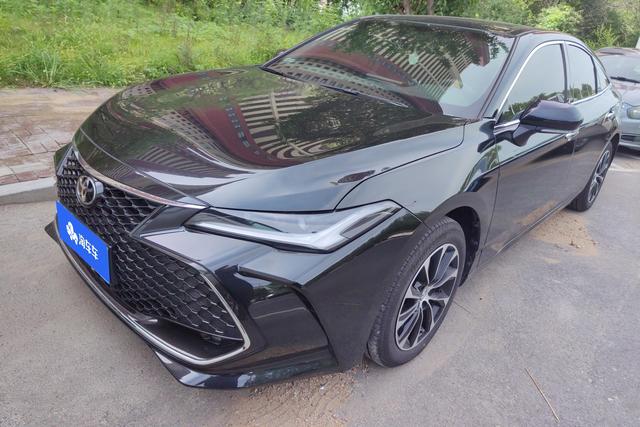 Toyota Avalon 2023 года выпуска