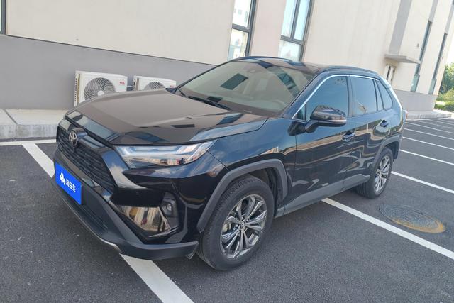 Toyota RAV 4 2023 года выпуска