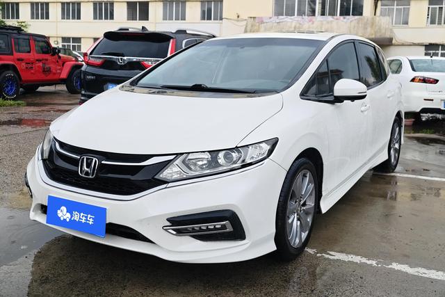 Honda Jade 2017 года выпуска