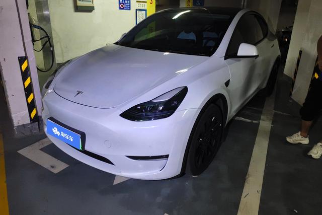 Tesla Model Y 2023 года выпуска