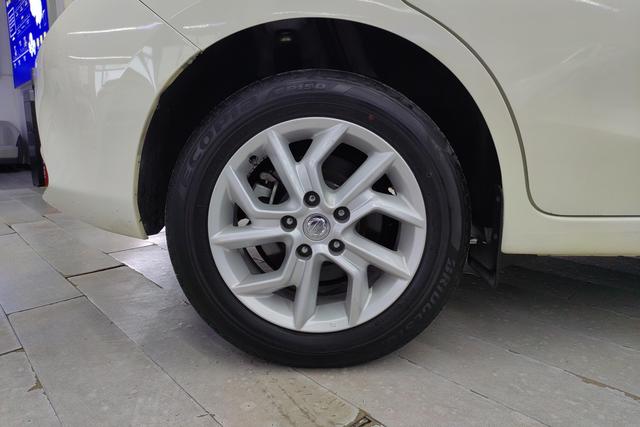 Nissan TIIDA 2022 Белый из Китая, фото 2