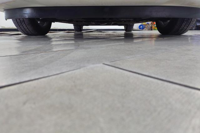 Nissan TIIDA id 3840923 из Китая 10