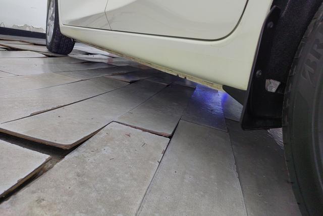 Nissan TIIDA id 3840923 из Китая 17