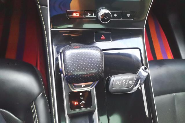 Roewe i6 MAX 2020 — фото 14