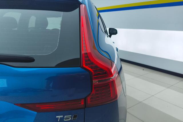 Volvo XC60 2021 T 5 4 WD — фото 5