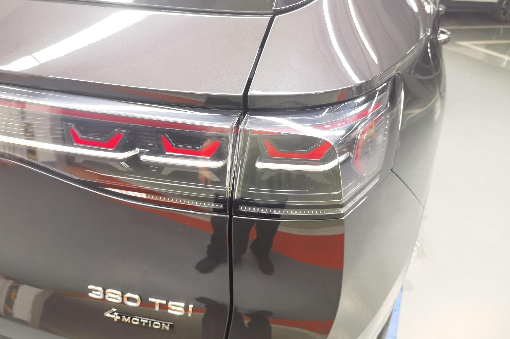 Volkswagen Tavendor 2023 380TSI R-Line
