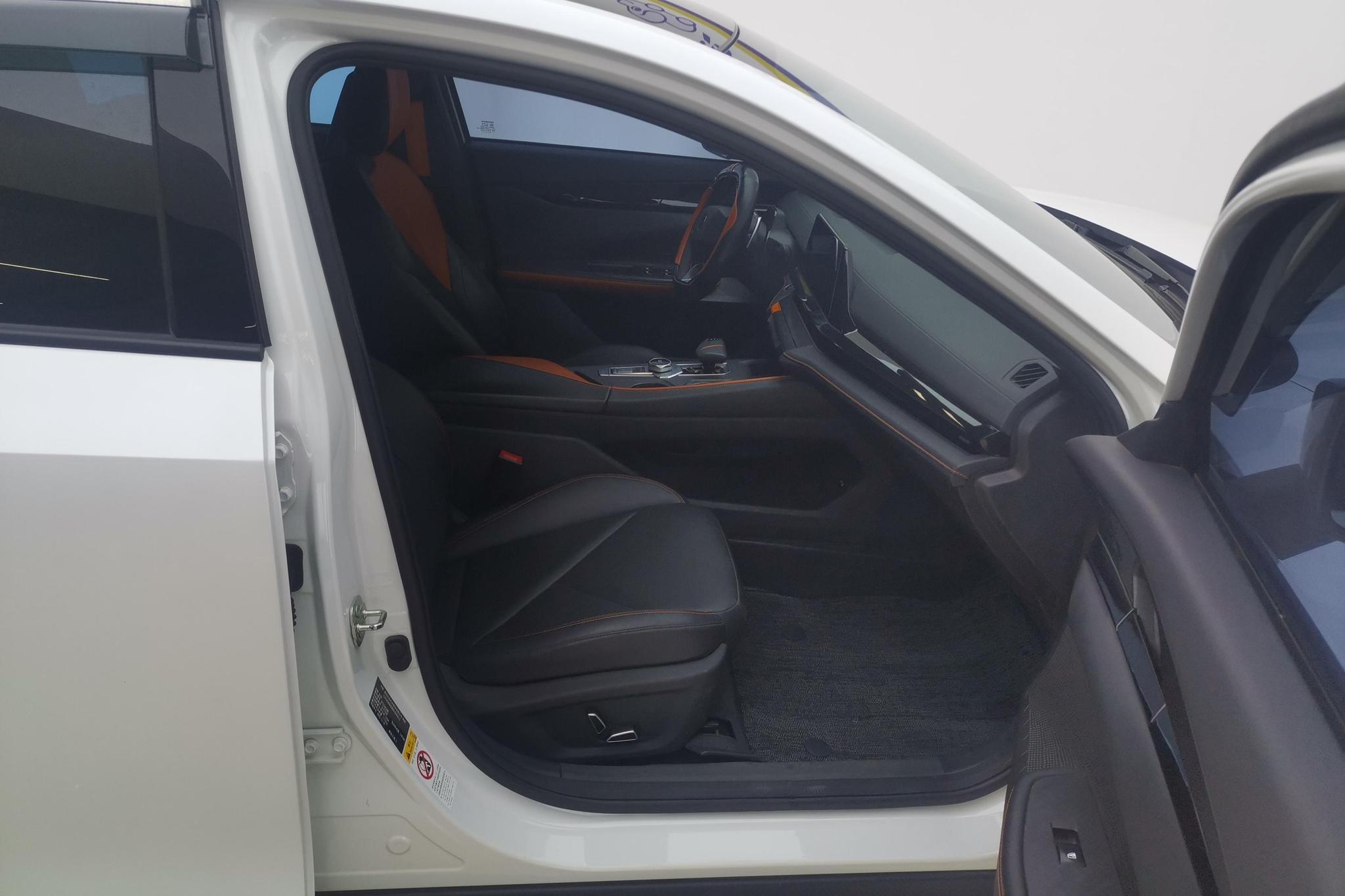 Changan UNI-V 2022 1.5T Luxury