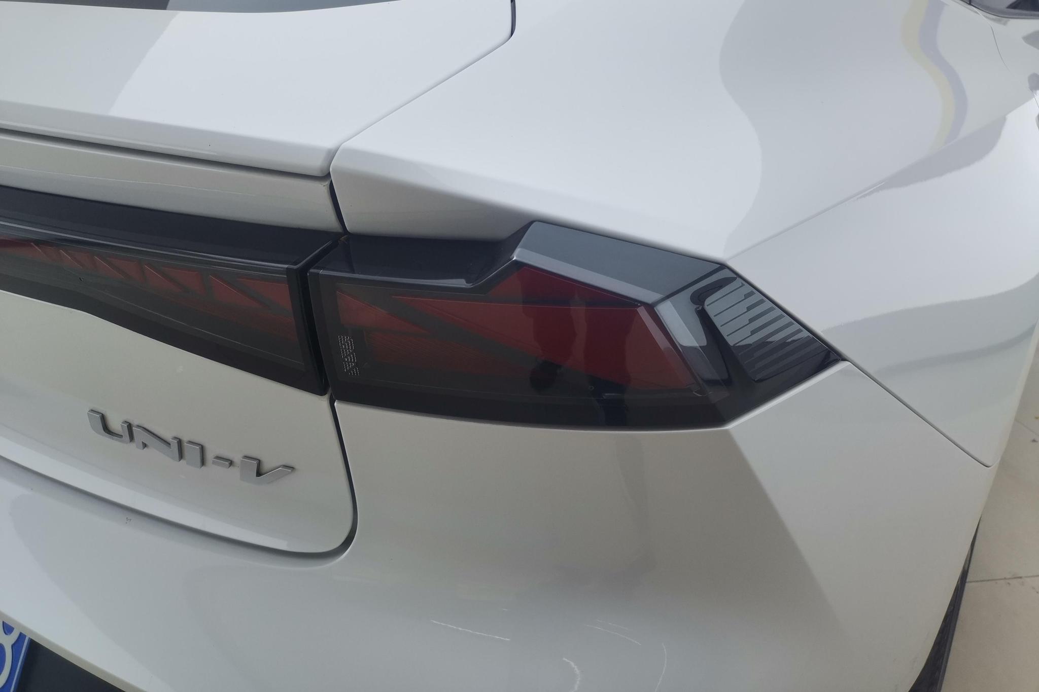 Changan UNI-V 2022 1.5T Luxury
