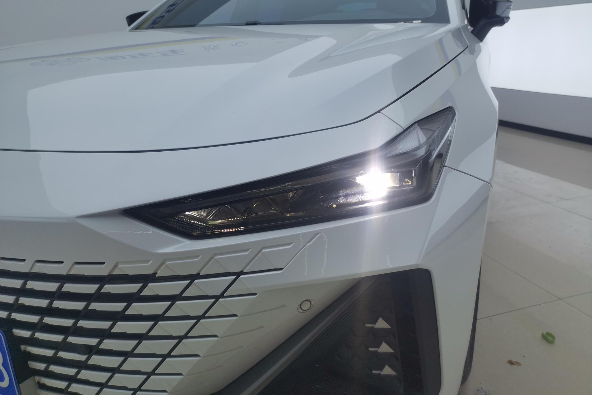 Changan UNI-V 2022 1.5T Luxury
