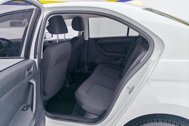 Volkswagen Jetta 2019 — фото 16