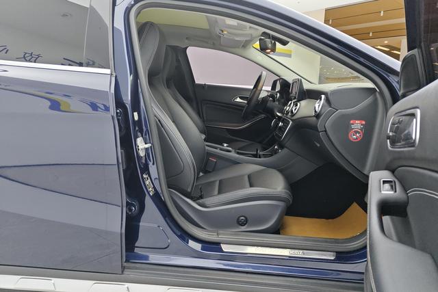 Mercedes Benz GLA 2015 — фото 15