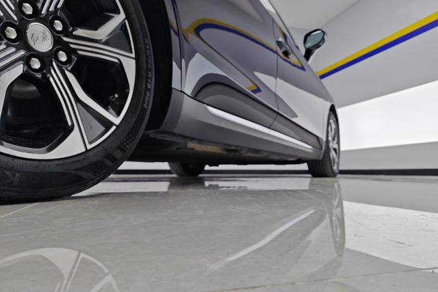 Red flag E-QM5 id 3804370 из Китая 9