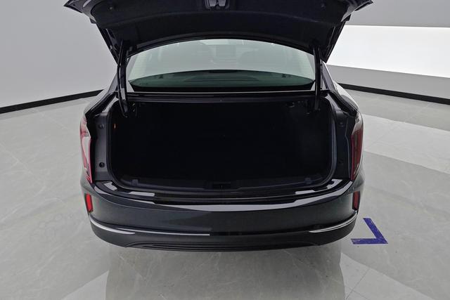 Red flag E-QM5 id 3804370 из Китая 11