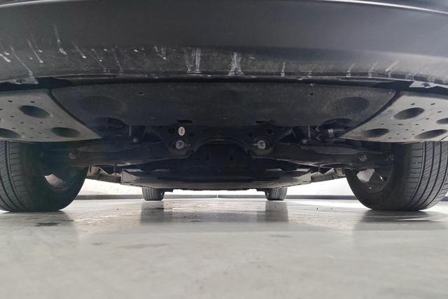 Red flag E-QM5 id 3804370 из Китая 12