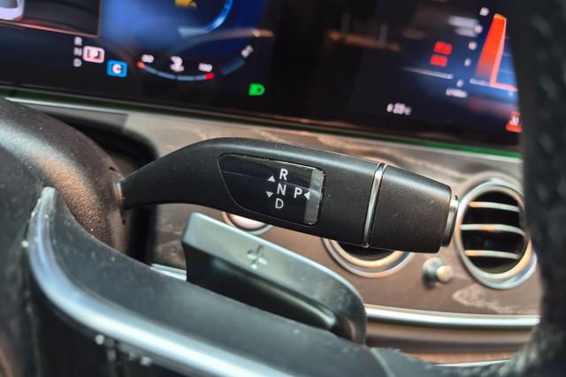 Mercedes-Benz E-Class 2023 E 300 L Luxury — фото 14